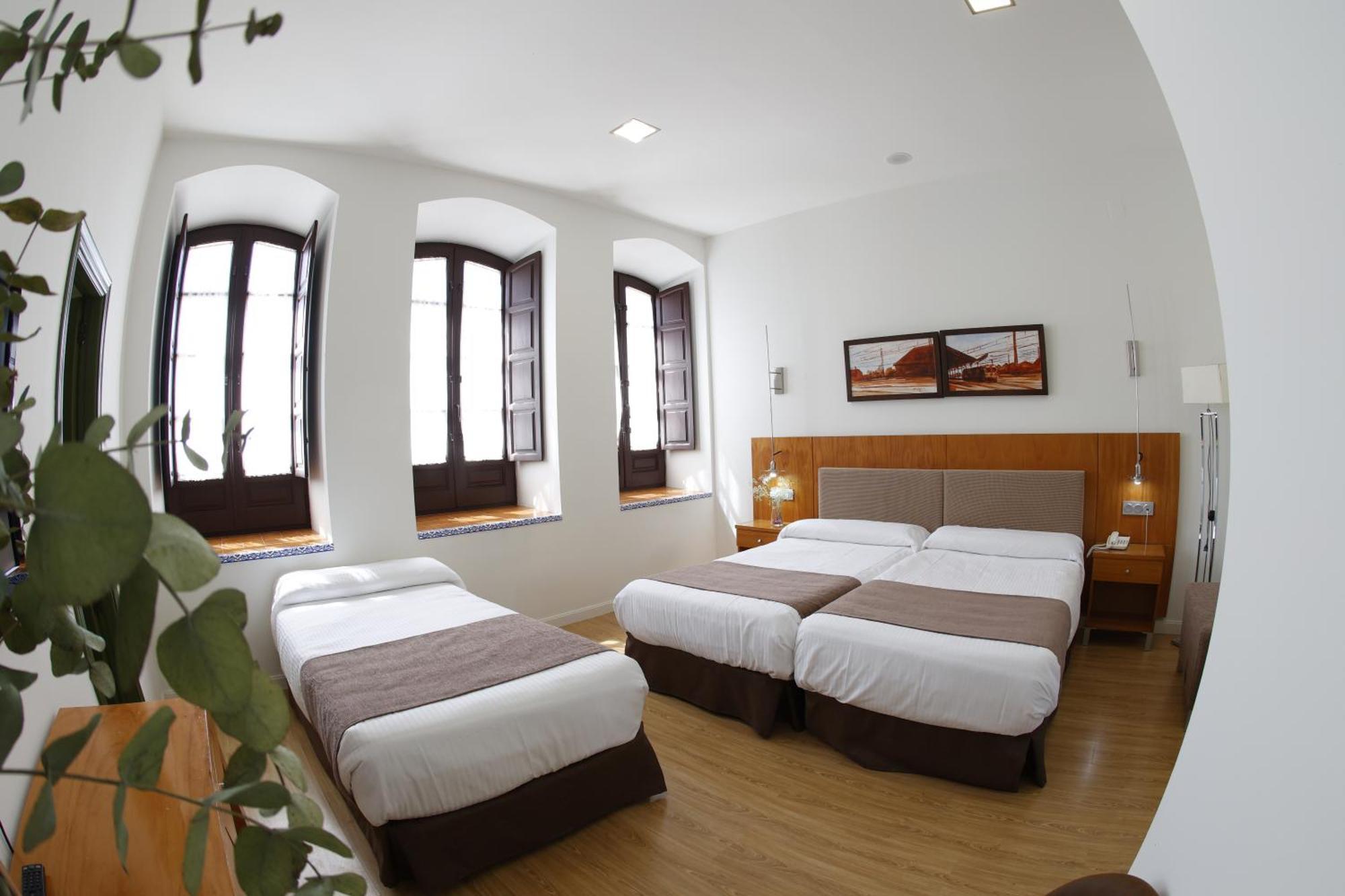 Hotel El Carmen Пуэнте-Хениль Экстерьер фото