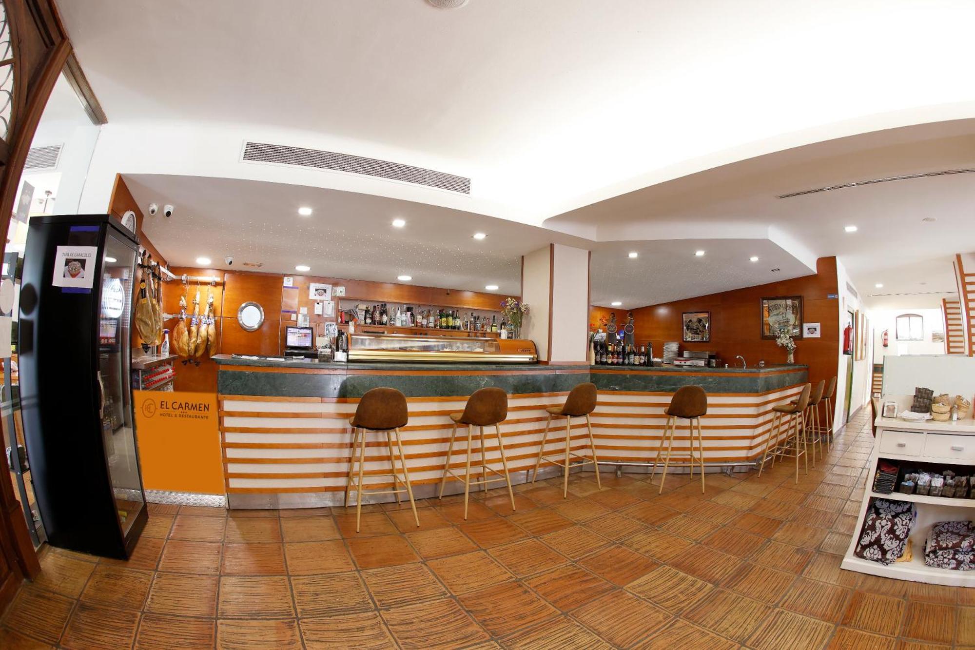 Hotel El Carmen Пуэнте-Хениль Экстерьер фото
